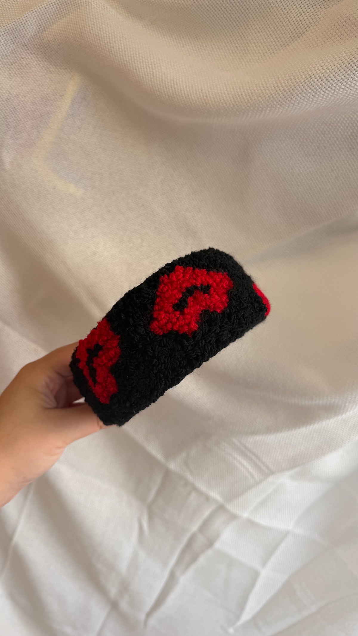 Lips headband