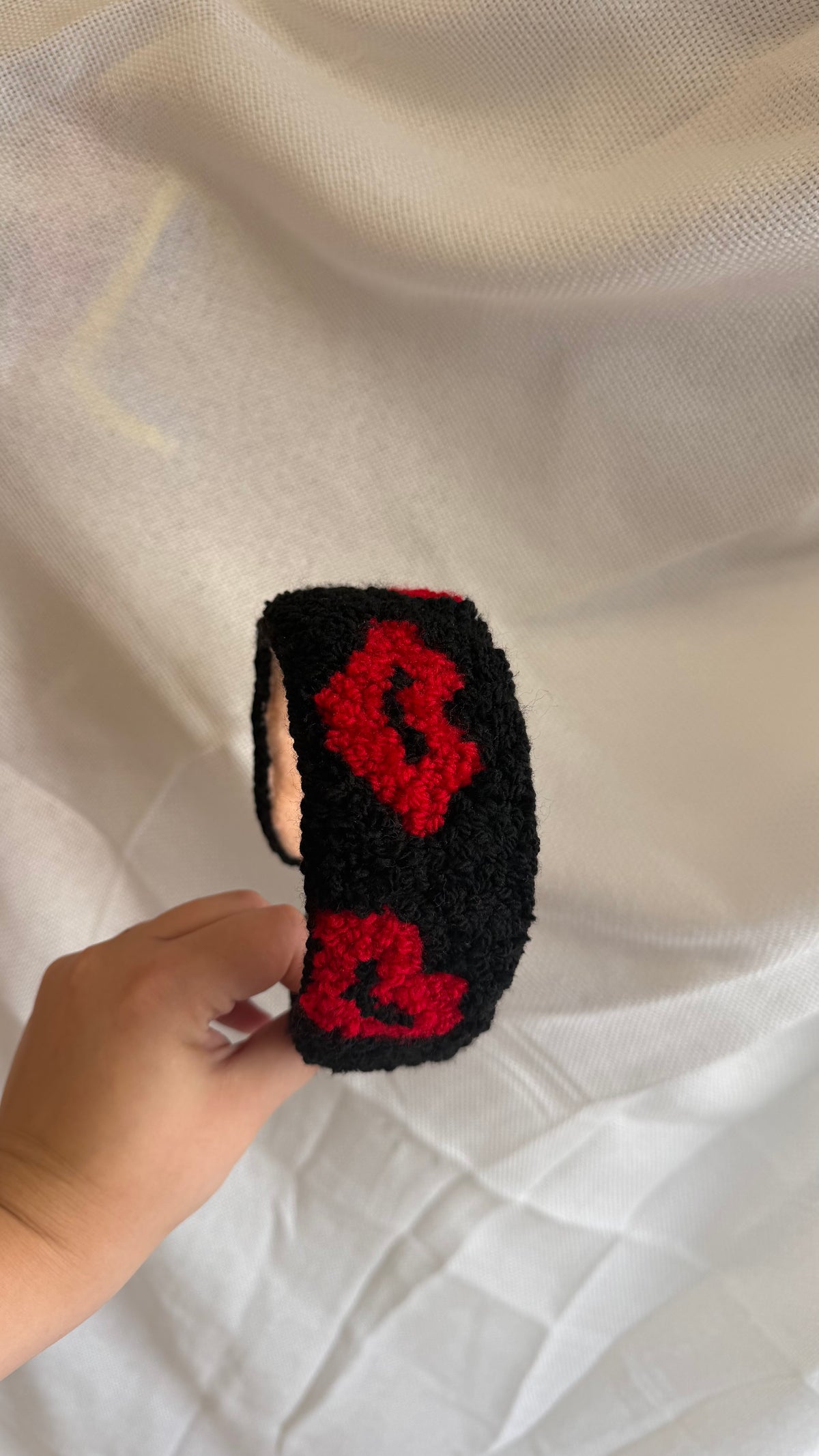 Lips headband